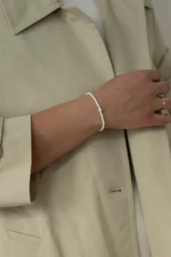 Aina rannekoru, valkoinen/hopea