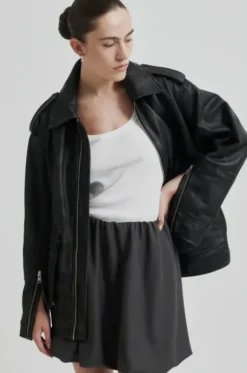 Auras Leather Jacket, black