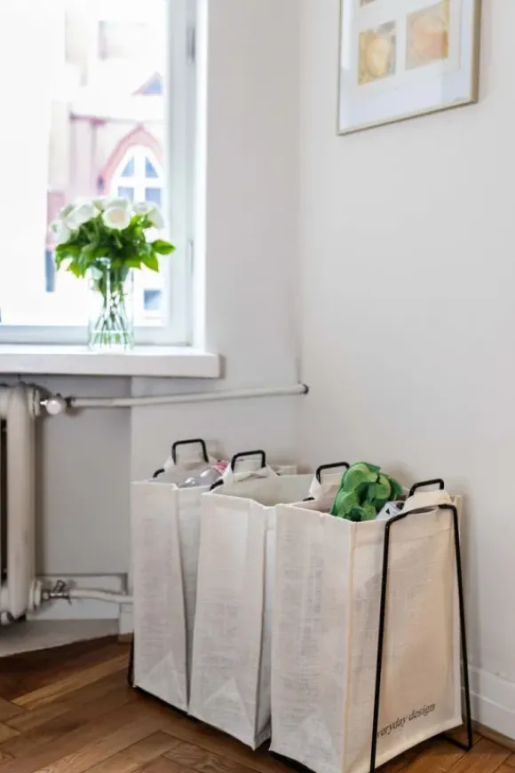 Everyday Design - Helsinki teline, musta