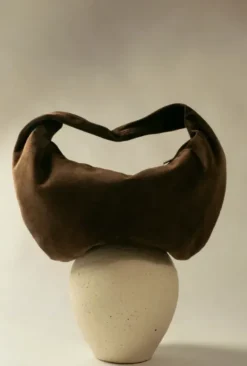 Flattered - Alva shoulder bag, suede chocolade