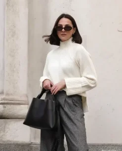 Flattered - Hedda midi handbag, black