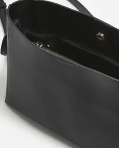 Flattered - Hedda midi handbag, black