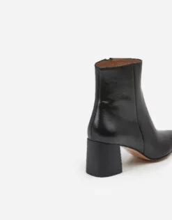 Flattered - Riley nilkkurit nahkaa, musta