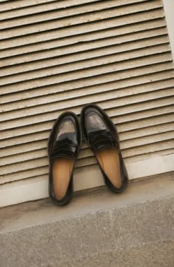 Flattered - Sara nahkaloaferit, patent burgundi