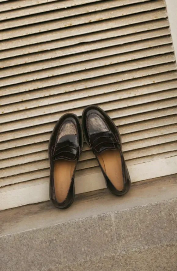 Flattered - Sara nahkaloaferit, patent burgundi