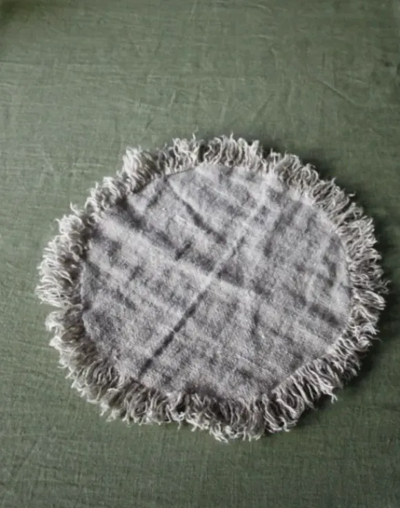 Fransie pellavatabletti hapsuilla