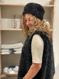 Gauhar - Faux fur tekoturkishattu, black