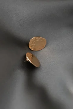 Gauhar - sculptural korvakorut, kulta