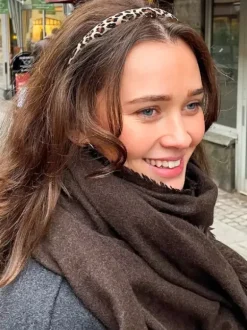 Hiuspanta, light leo