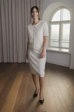 Karlia lyhythih cashmere neuletakki, cream