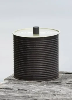 Kunstindustrien - Ulkotuli Living by Heart, musta