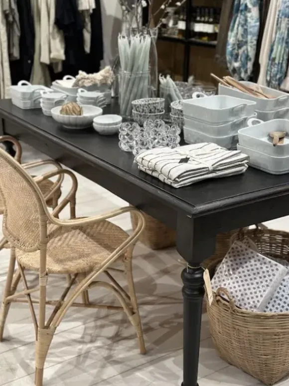 Olsson & Jensen - Lotta rottinkituoli käsinojilla