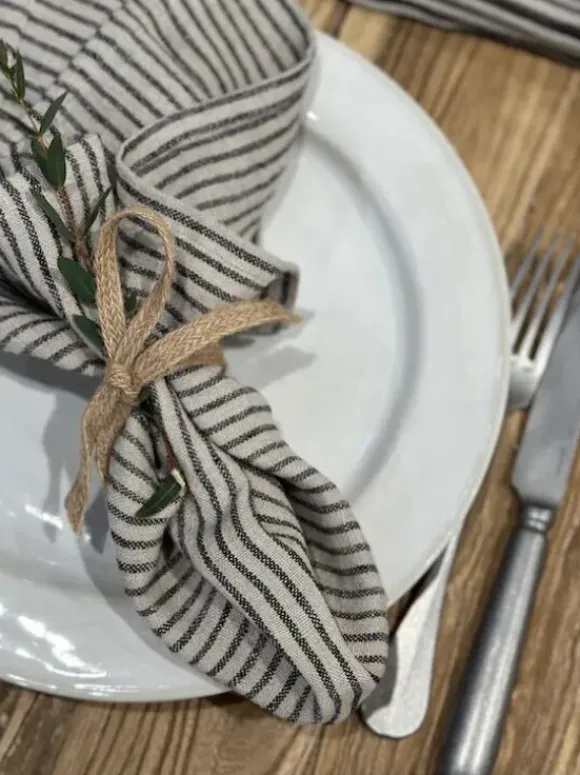 Olsson & Jensen - pellavaservetti, raidallinen 45x45 cm