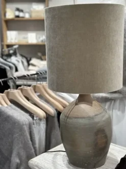 Pöytävalaisin antiikkipullossa, ruskea