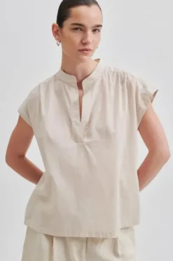 Second Female - Sittasol toppi, pumice stone