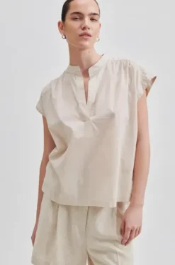 Second Female - Sittasol toppi, pumice stone