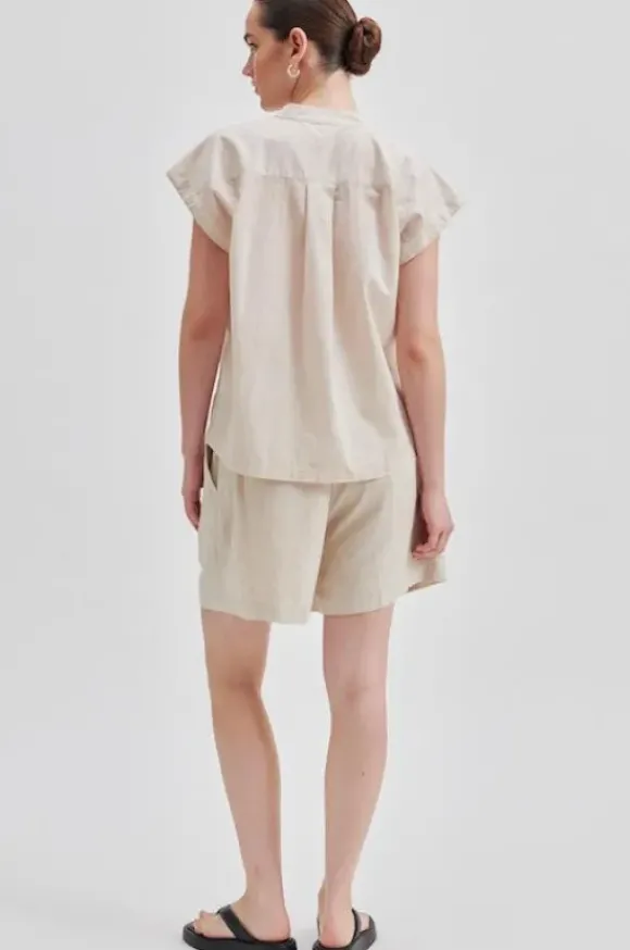 Second Female - Sittasol toppi, pumice stone