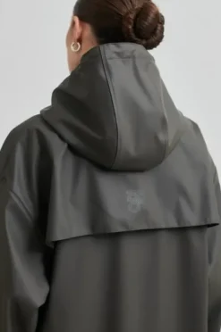 Stormie sadetakki, thunderstorm