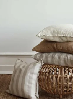 Tell Me More - Holte tyynynpäällinen 60x60, sand