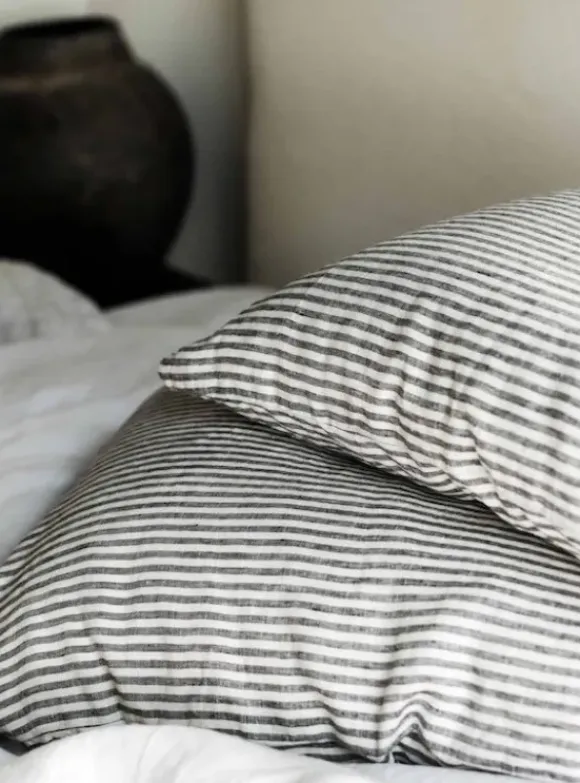 Tell Me More - pellavaiset raitatyynynpäälliset (2kpl), grey/white 50x70