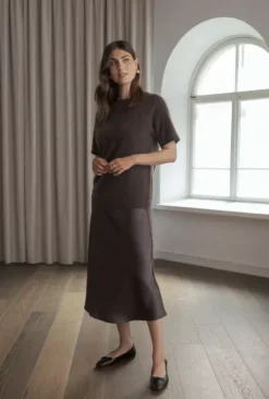 Tianna midi satiinihame, dark chocolate