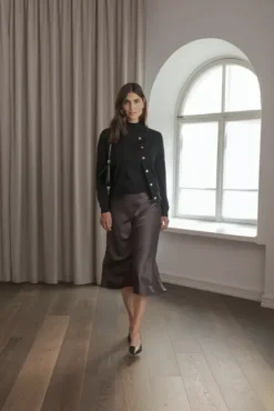 Tianna midi satiinihame, dark chocolate