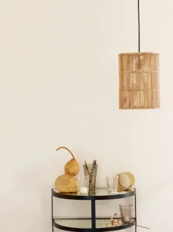 Tine K Home – lieriö rottinkivalaisin kattoon