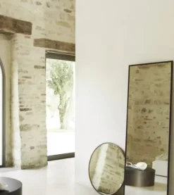 Tine K Home – pyöreä peili 70 cm, honey gold