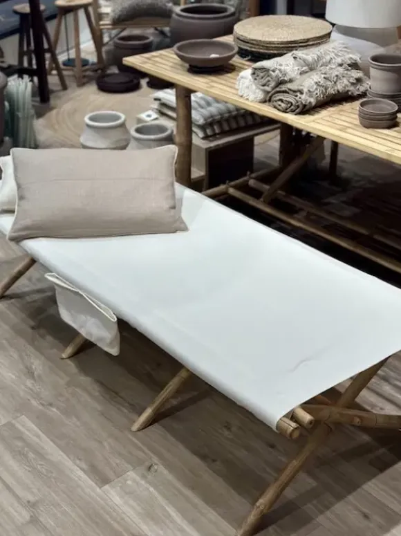 Tine K Home - taitettava aurinkopeti, valkoinen