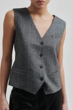 Waleria liivi, black