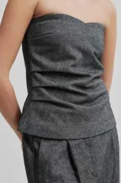 Waleria toppi, black