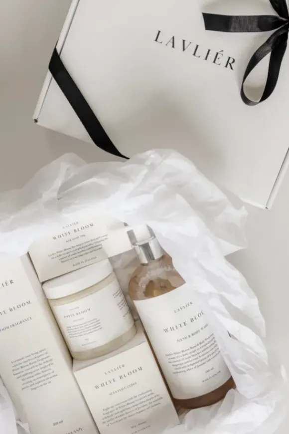 White Bloom Hand & Body nestesaippua 500ml